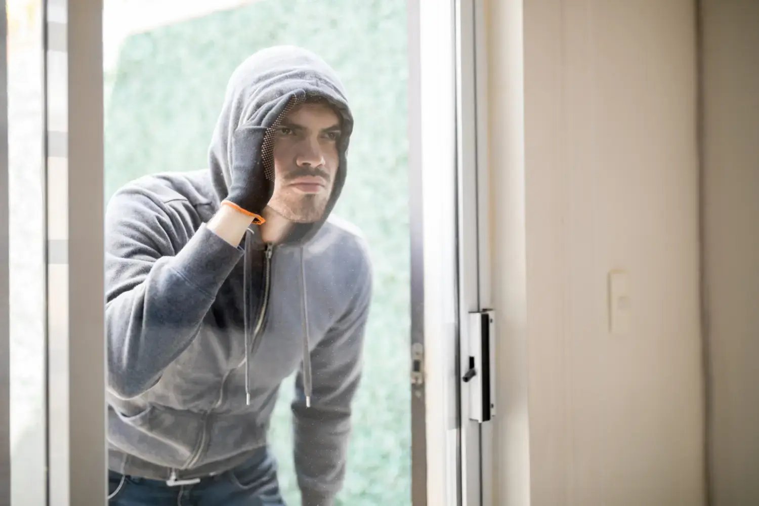 air-burglar-looking-window