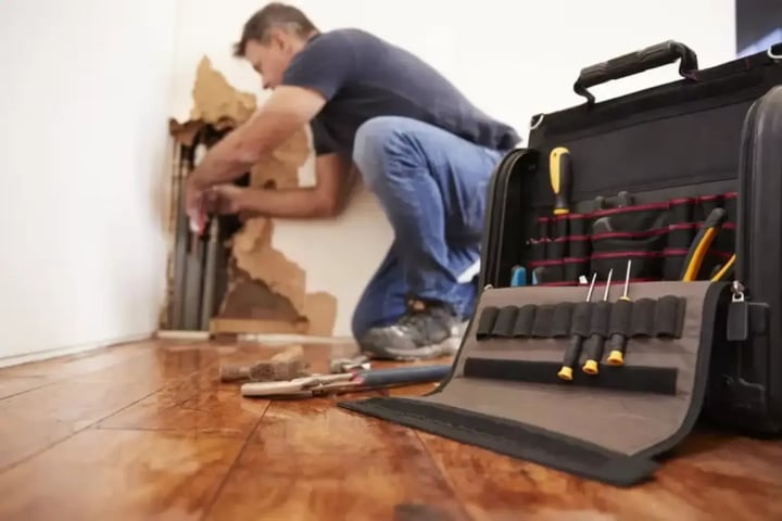 air-plumber-wall-damage